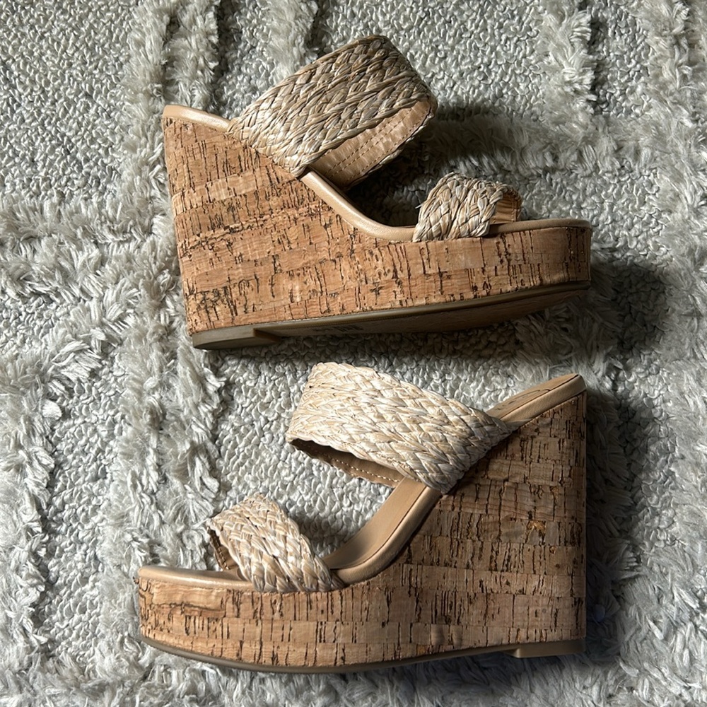 Pink Lily Wedges. Size 6. Straw braided straps. Excellent condition. - Picture 4 of 4